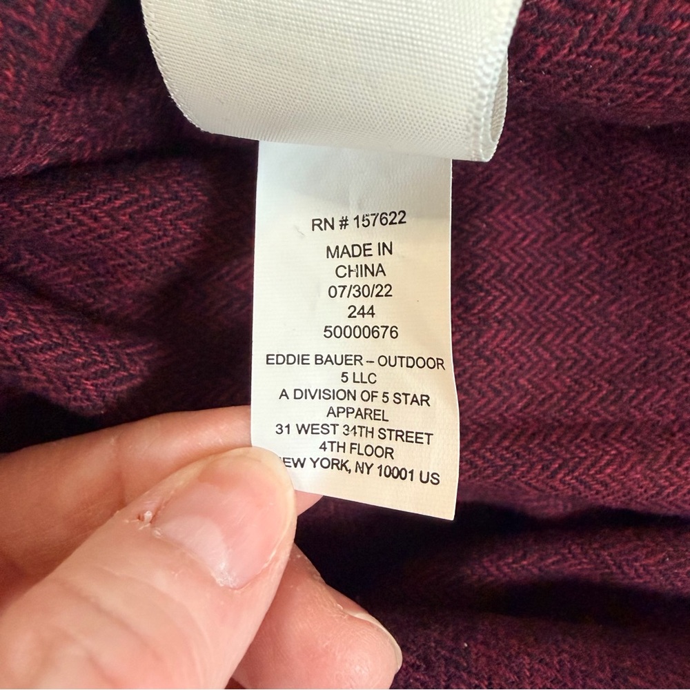 Eddie Bauer Men’s Burgundy Herringbone Long Sleeve Button Up Shirt- XXL - Picture 6 of 7